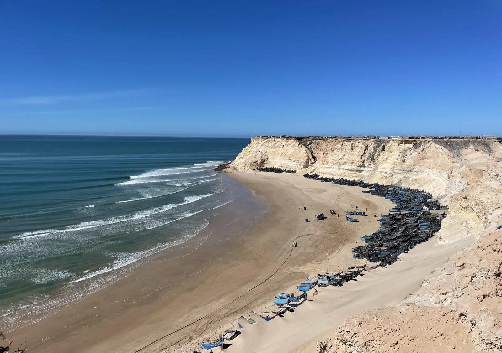 Surf en famille sur l'Océan Atlantique à Dakhla