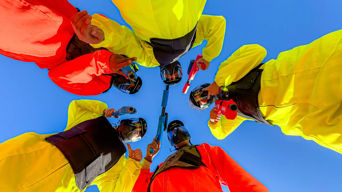 Partie de paintball dans le désert de Dakhla
